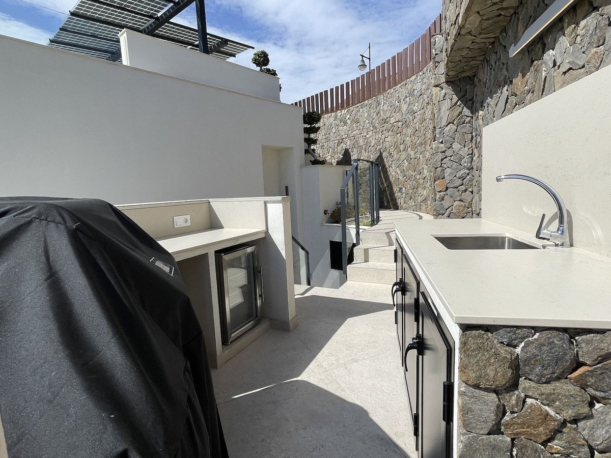 5 Bed Townhouse in Torrox Costa