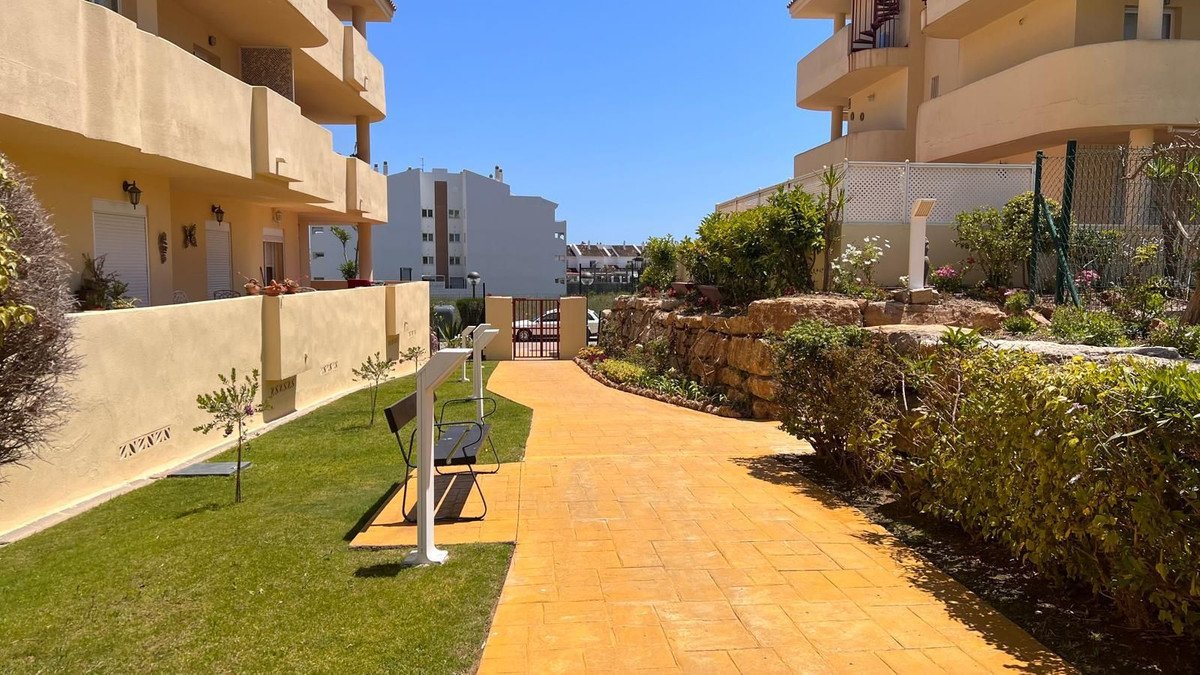 2 Bed Penthouse in La Duquesa