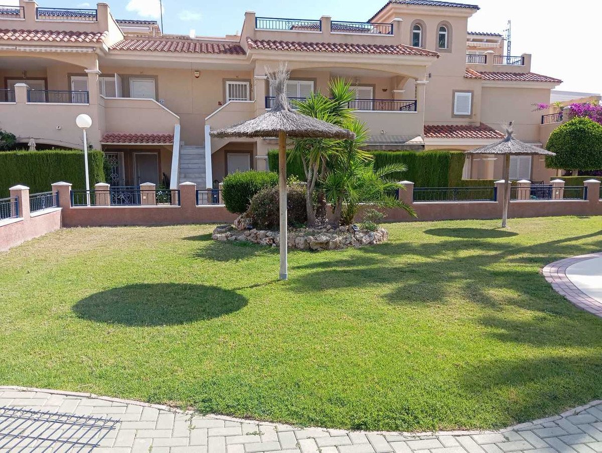 3 Bed Townhouse in Mil Palmeras