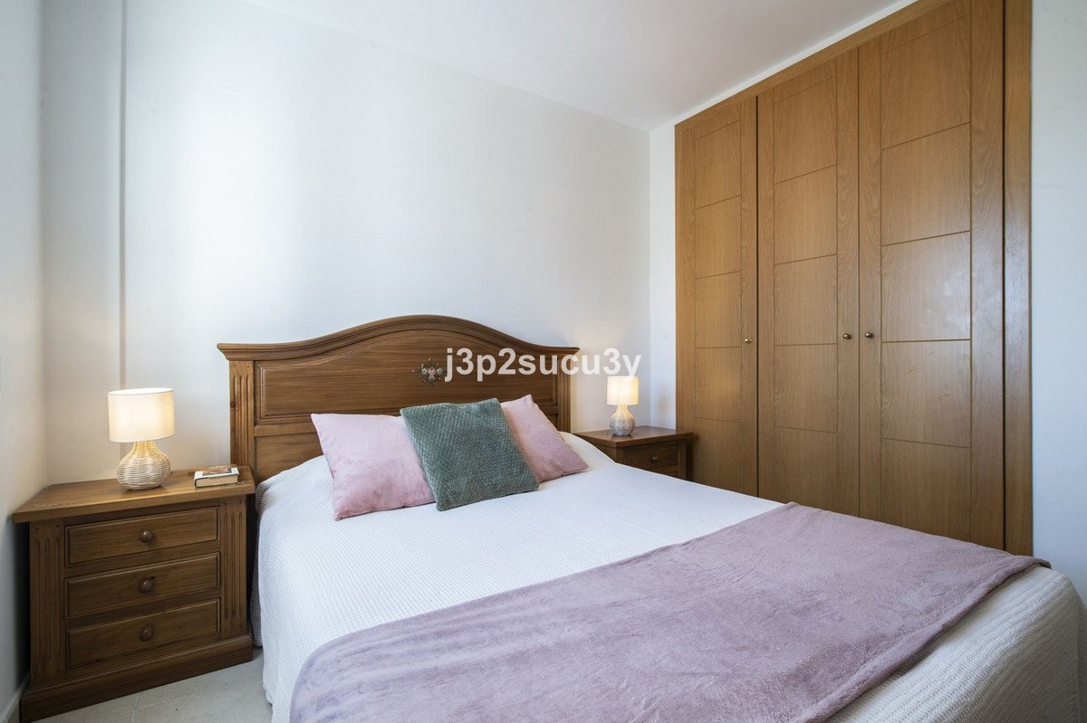 4 Bed Middle Floor Apartment in La Campana