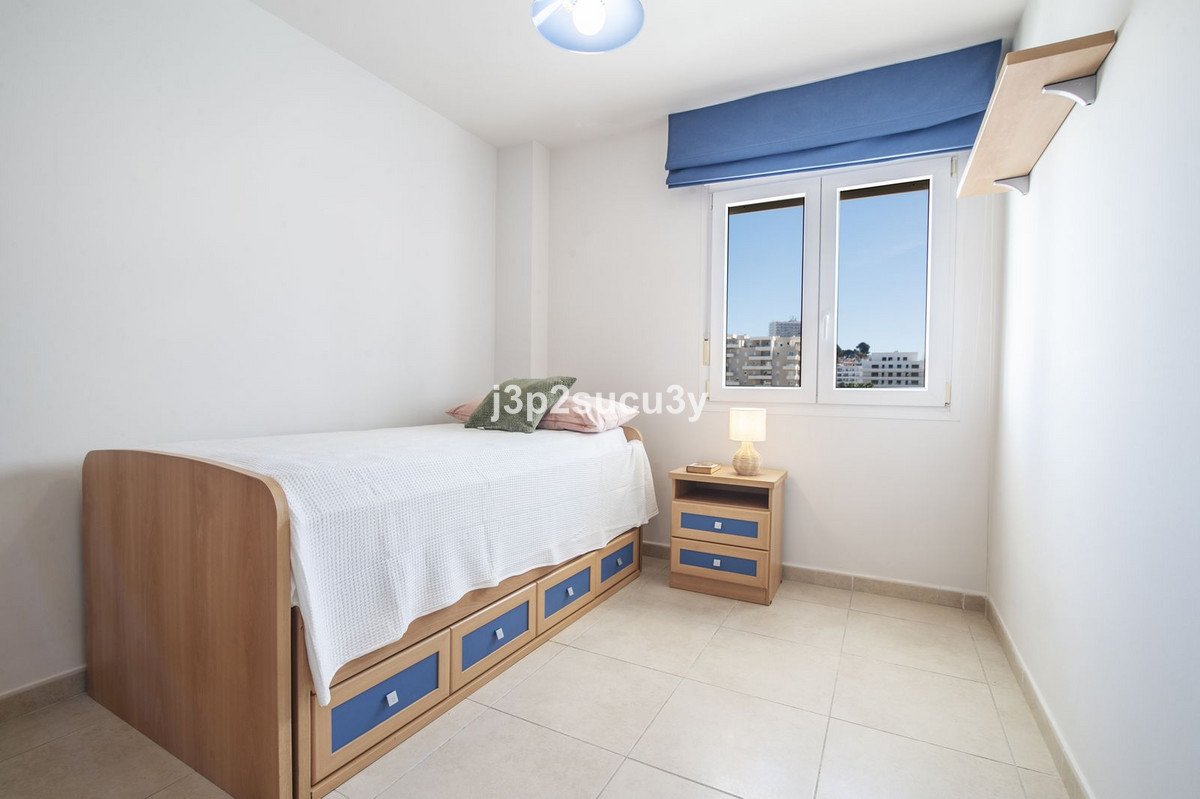 4 Bed Middle Floor Apartment in La Campana