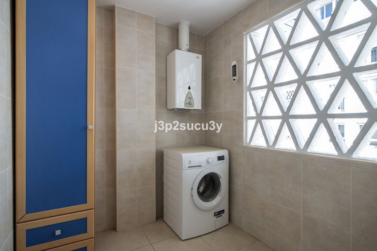 4 Bed Middle Floor Apartment in La Campana