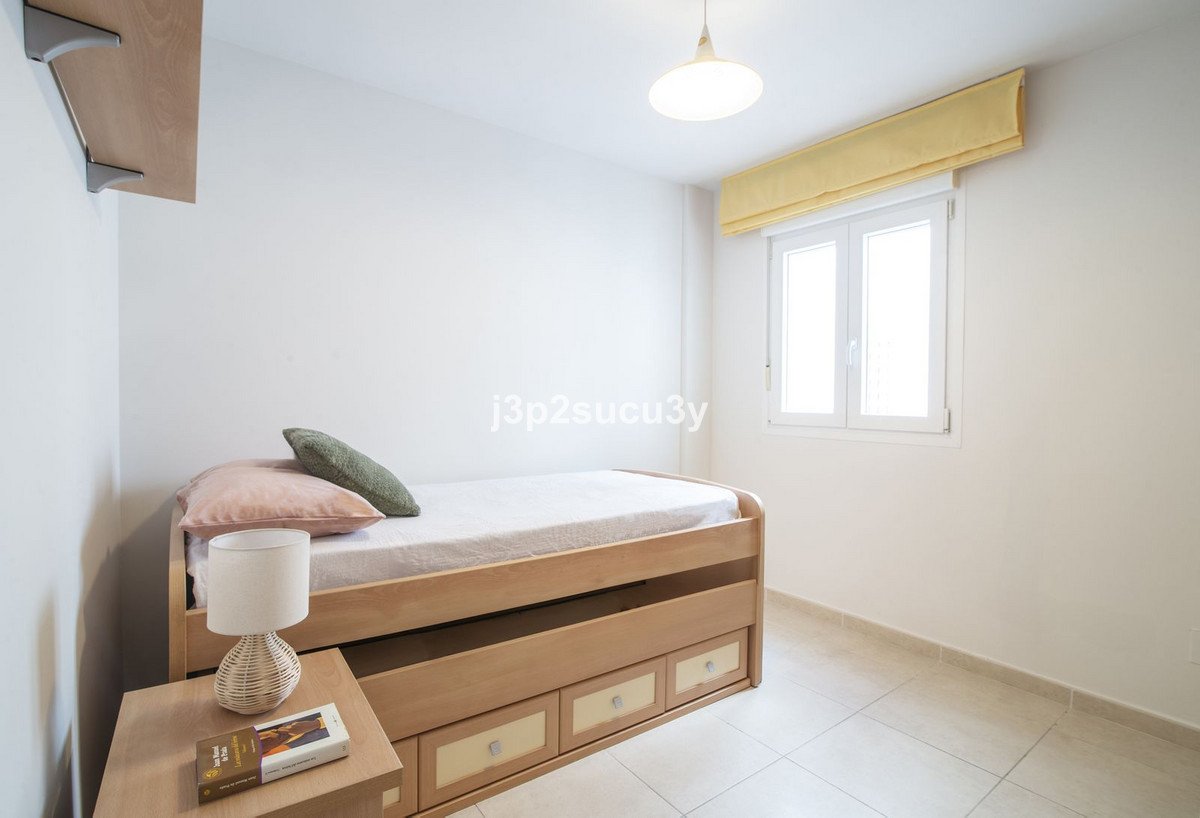 4 Bed Middle Floor Apartment in La Campana