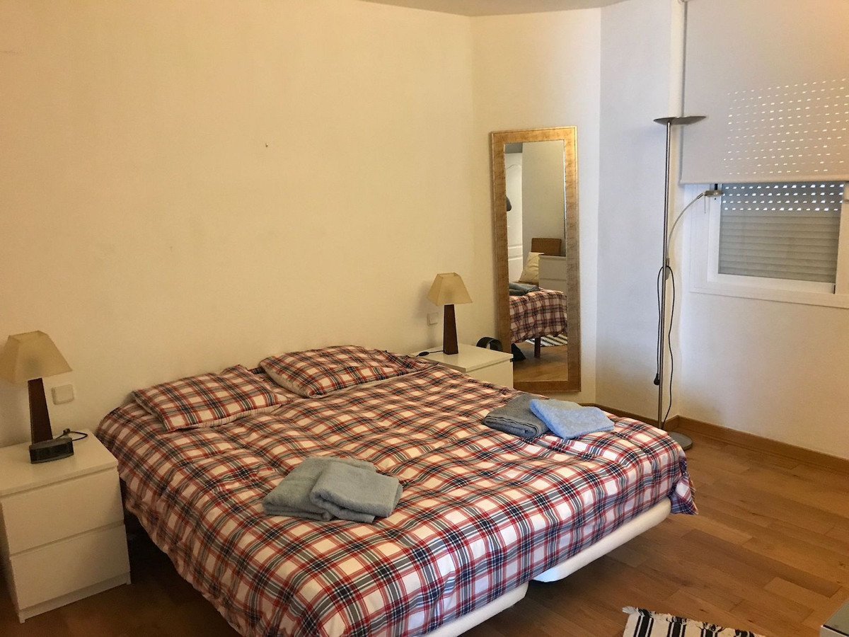 2 Bed Middle Floor Apartment in Nueva Andalucía