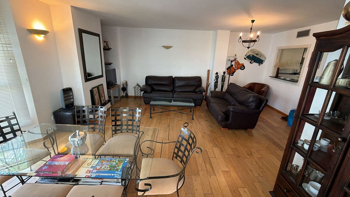 2 Bed Middle Floor Apartment in Nueva Andalucía