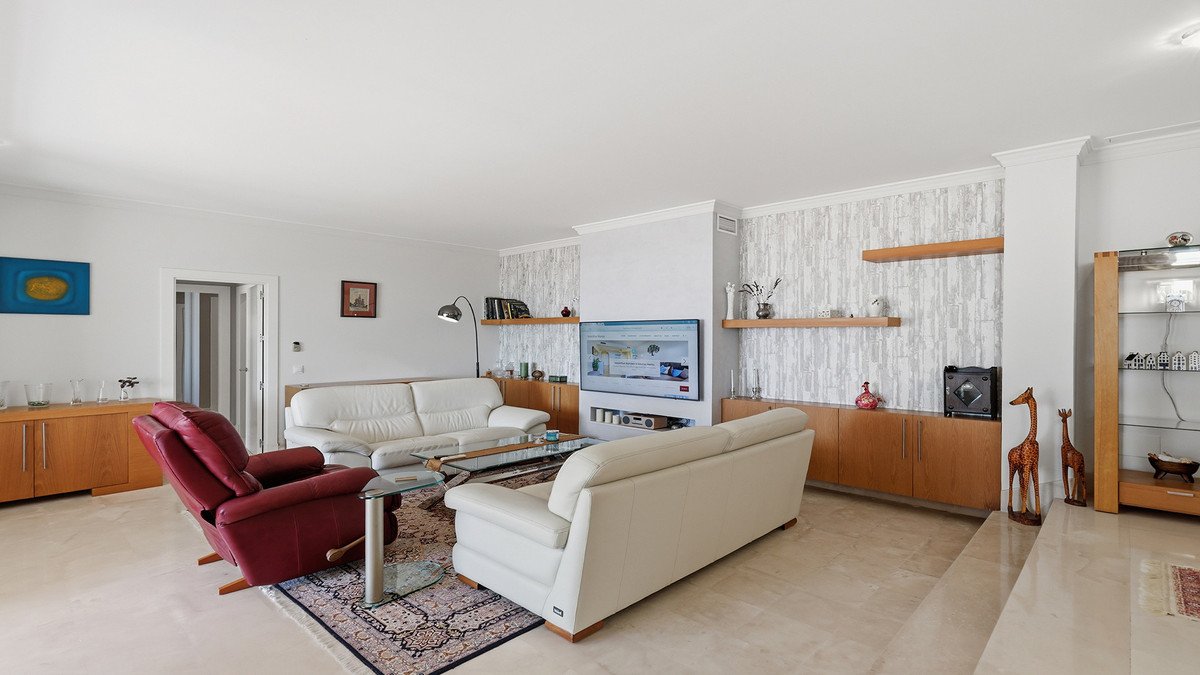 3 Bed Middle Floor Apartment in Doña Julia