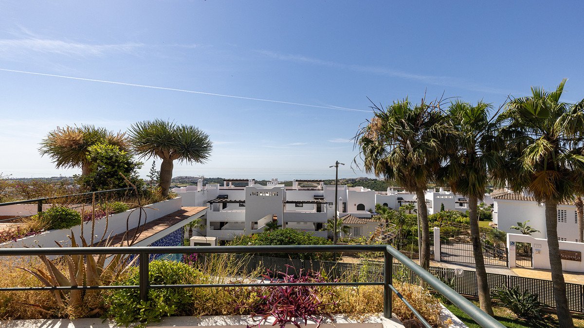 3 Bed Middle Floor Apartment in Doña Julia