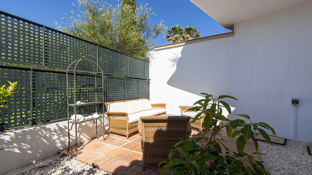 3 Bed Middle Floor Apartment in Doña Julia
