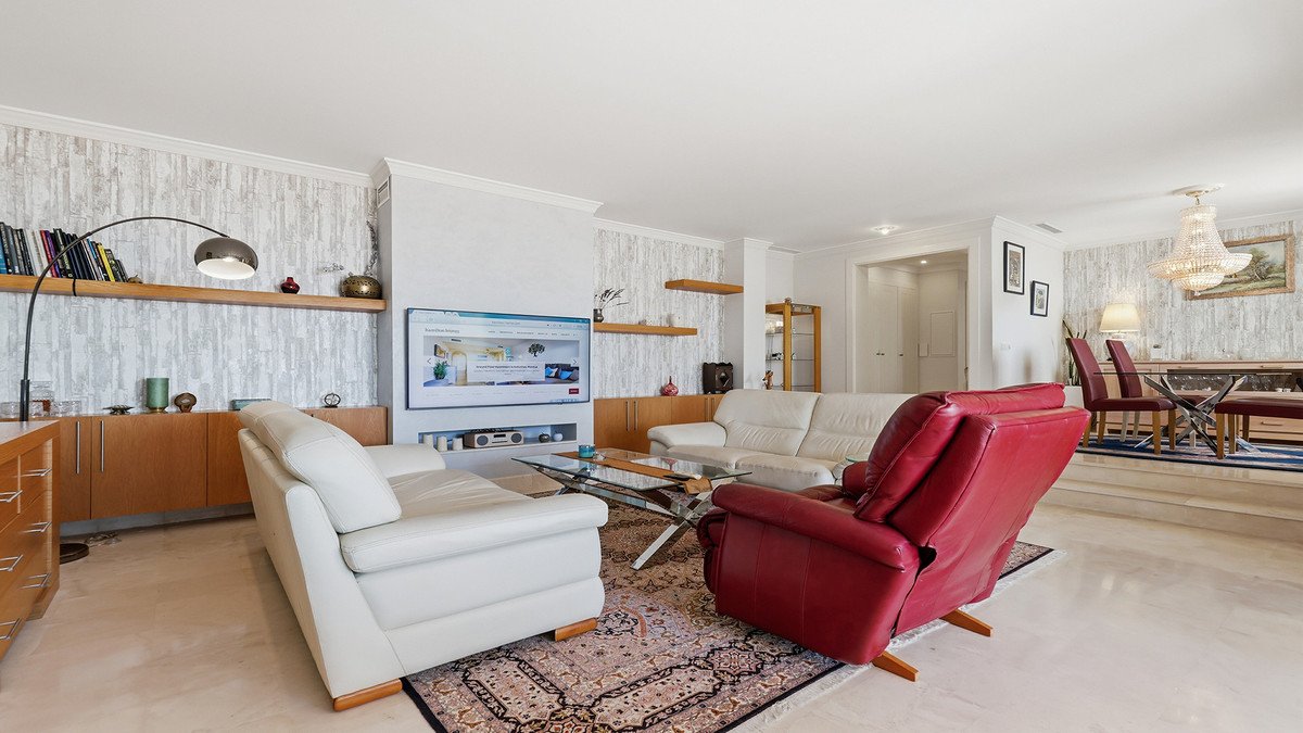 3 Bed Middle Floor Apartment in Doña Julia