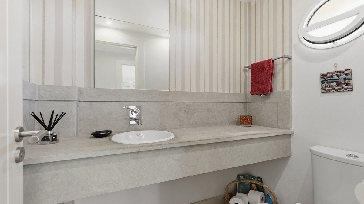 3 Bed Middle Floor Apartment in Doña Julia
