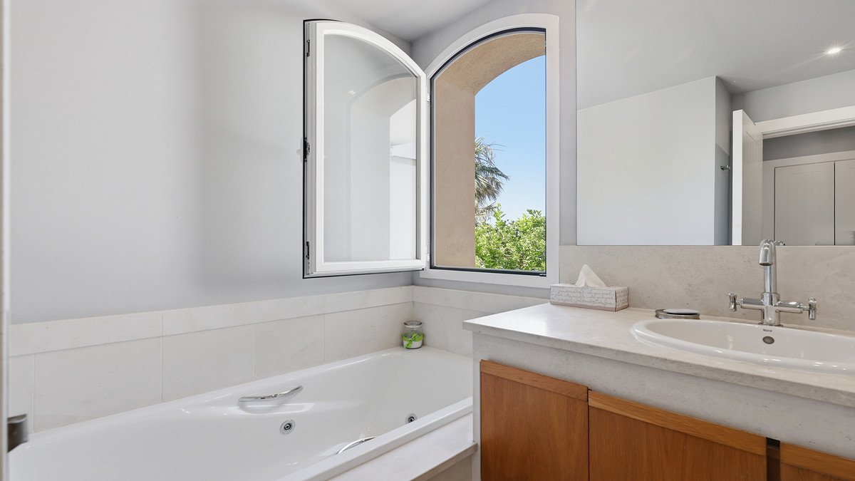 3 Bed Middle Floor Apartment in Doña Julia
