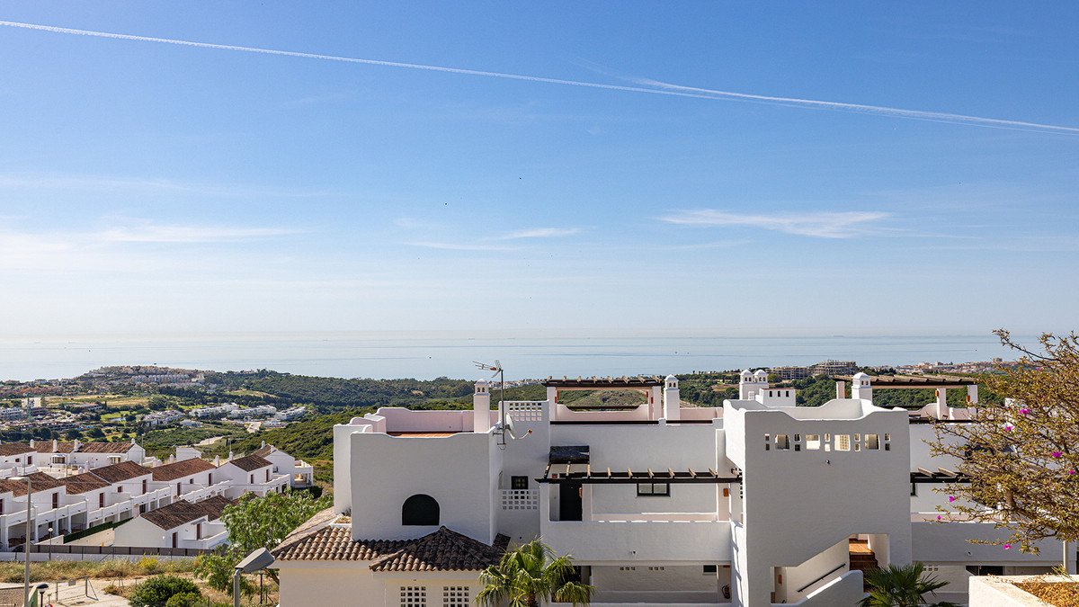 3 Bed Middle Floor Apartment in Doña Julia