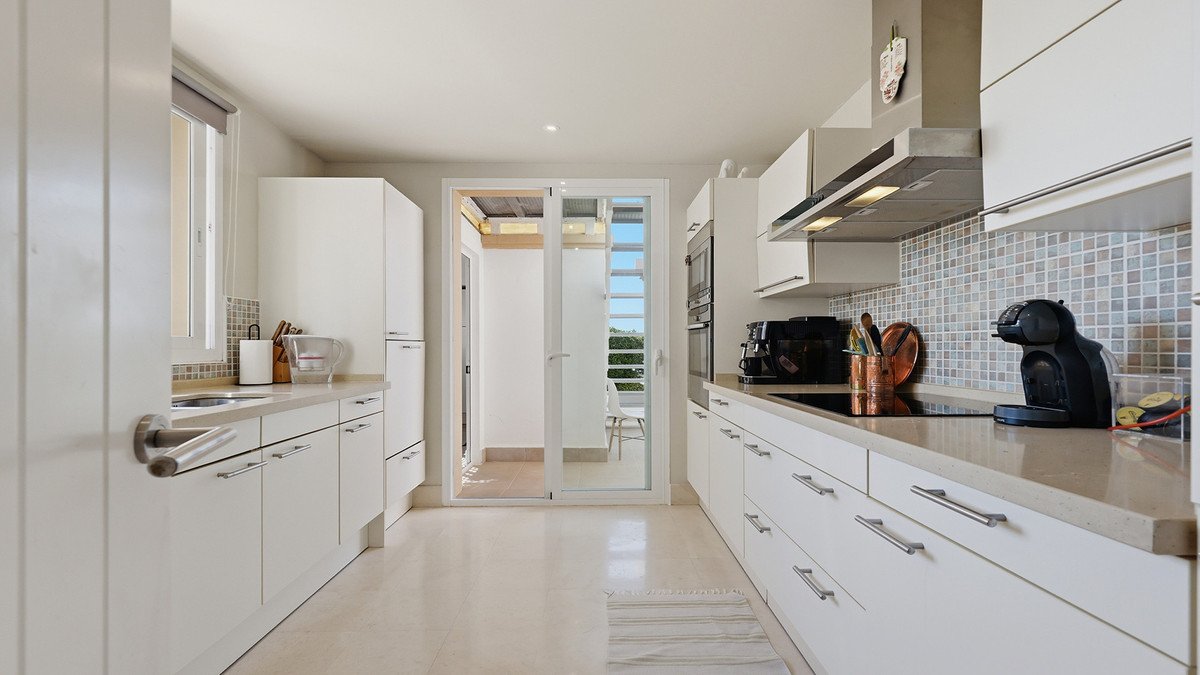 3 Bed Middle Floor Apartment in Doña Julia