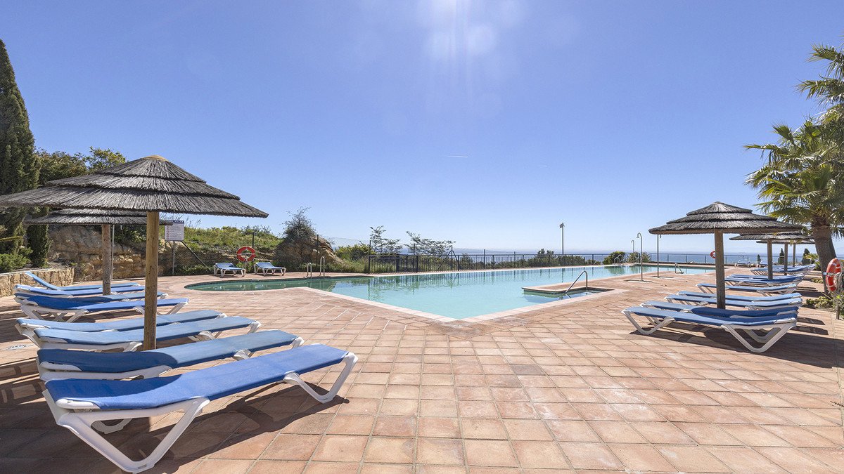 3 Bed Middle Floor Apartment in Doña Julia