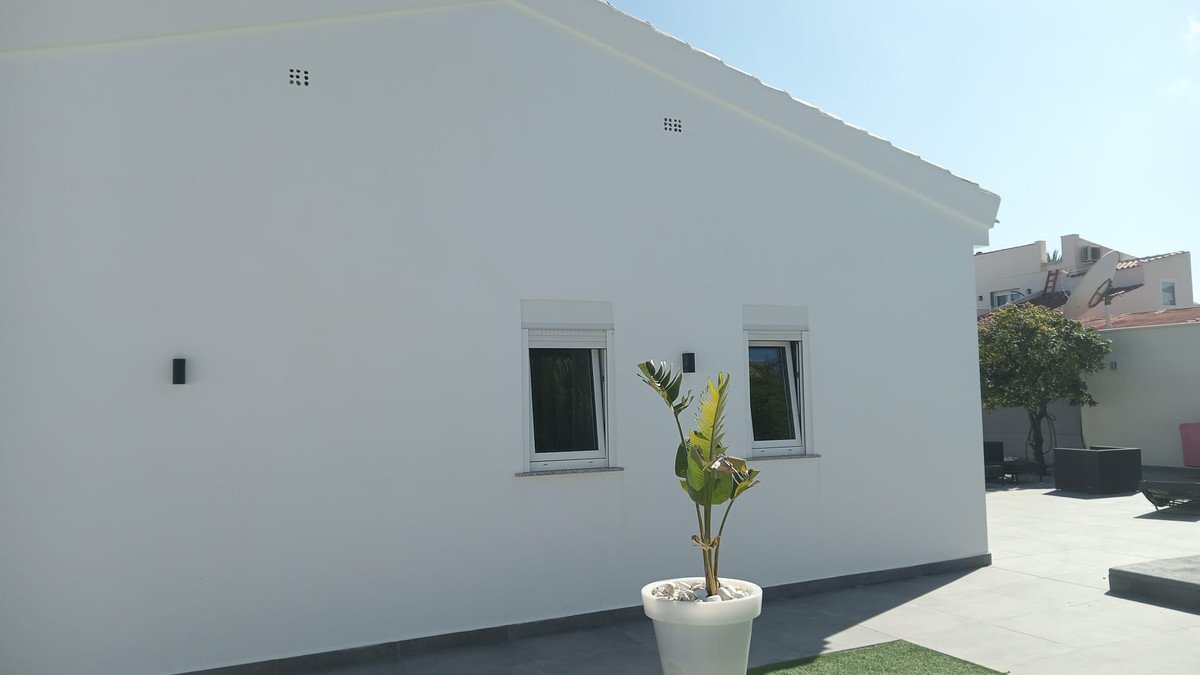 4 Bed Detached Villa in Lomas de Cabo Roig