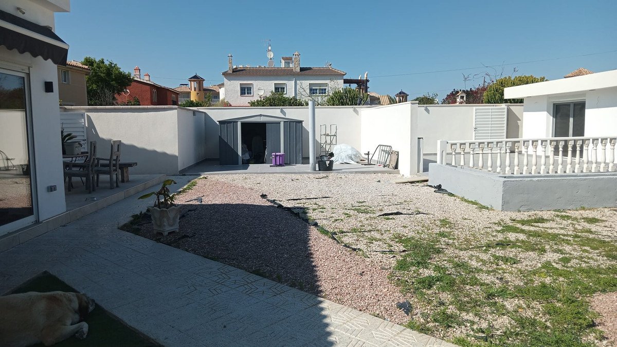 4 Bed Detached Villa in Lomas de Cabo Roig