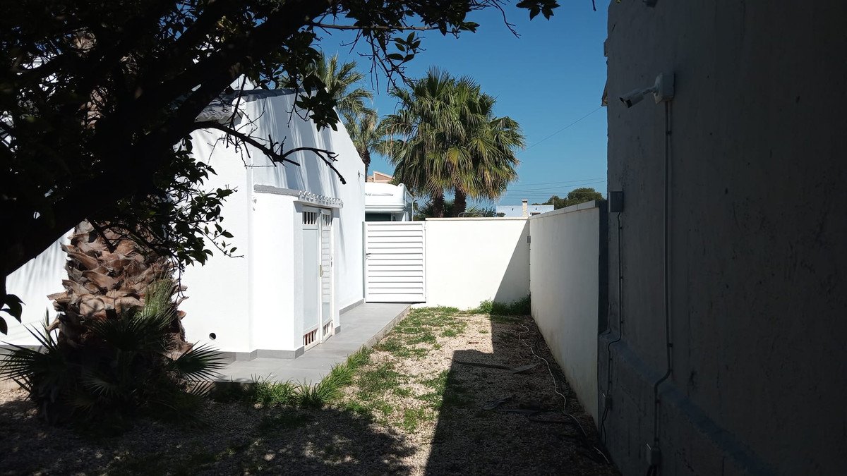 4 Bed Detached Villa in Lomas de Cabo Roig