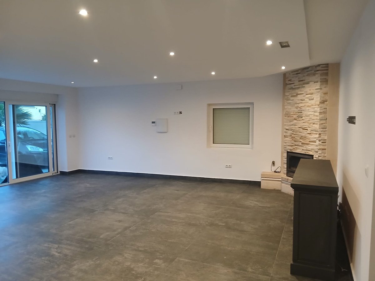 4 Bed Detached Villa in Lomas de Cabo Roig