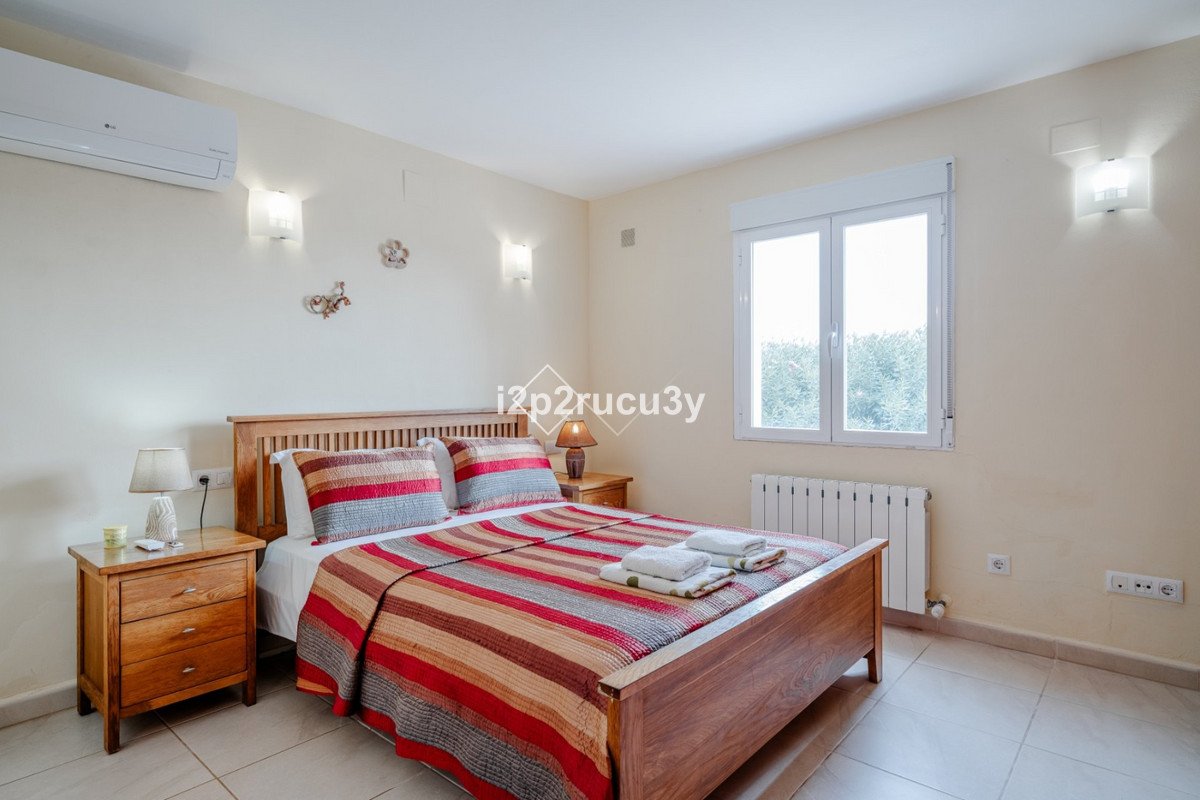 6 Bed Detached Villa in Moraira