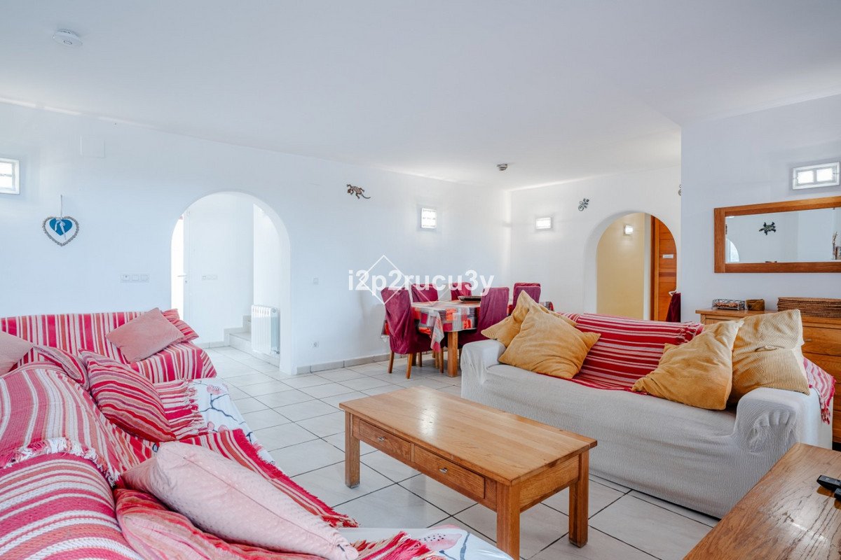 6 Bed Detached Villa in Moraira