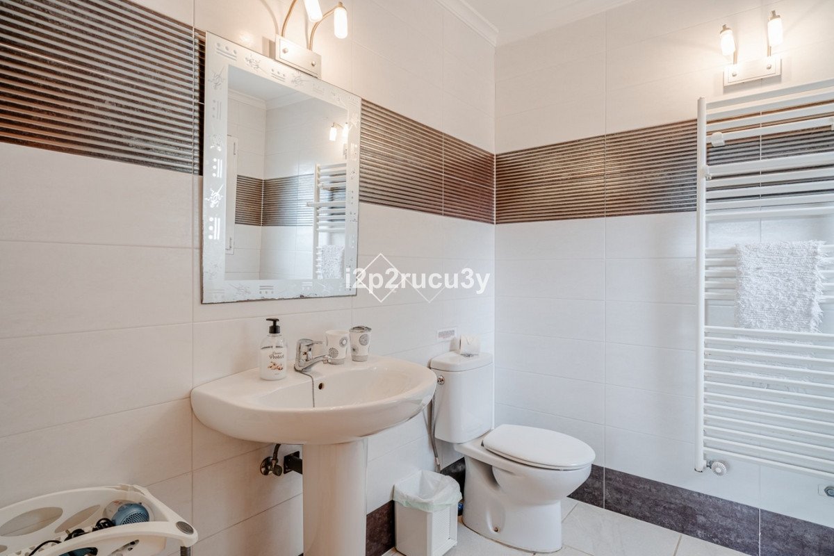 6 Bed Detached Villa in Moraira