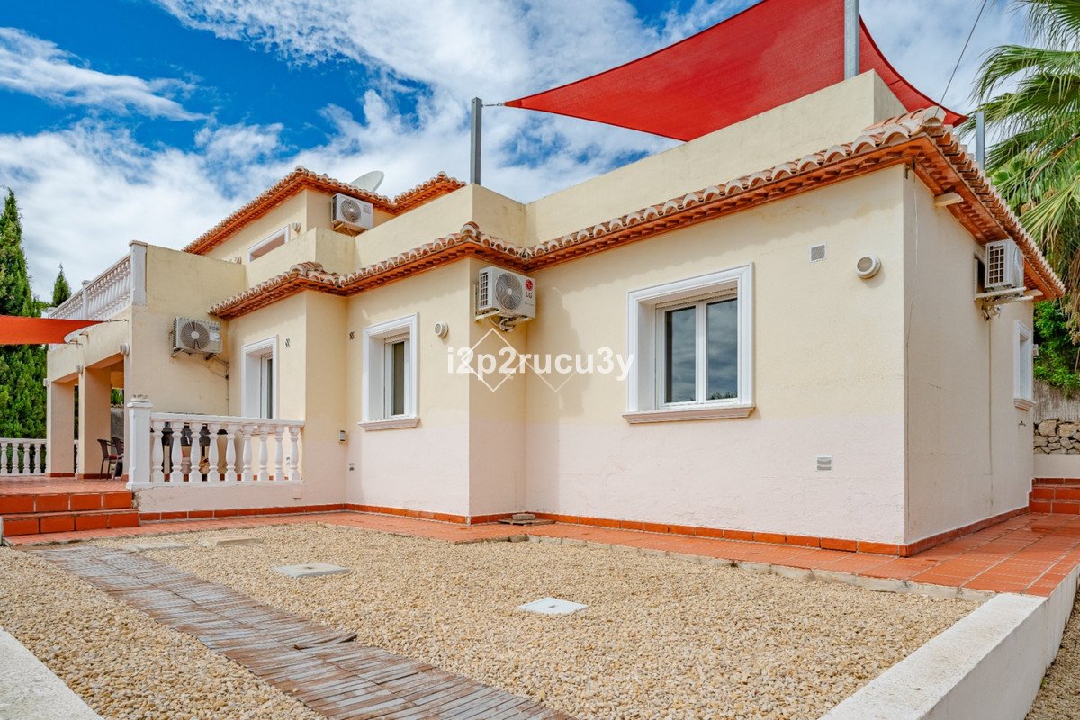 6 Bed Detached Villa in Moraira