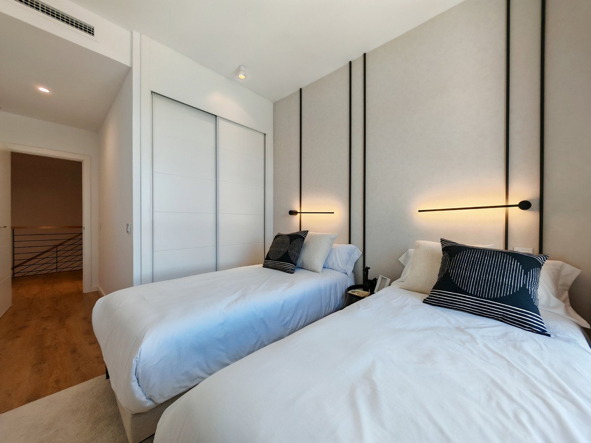 4 Bed Townhouse in El Chaparral