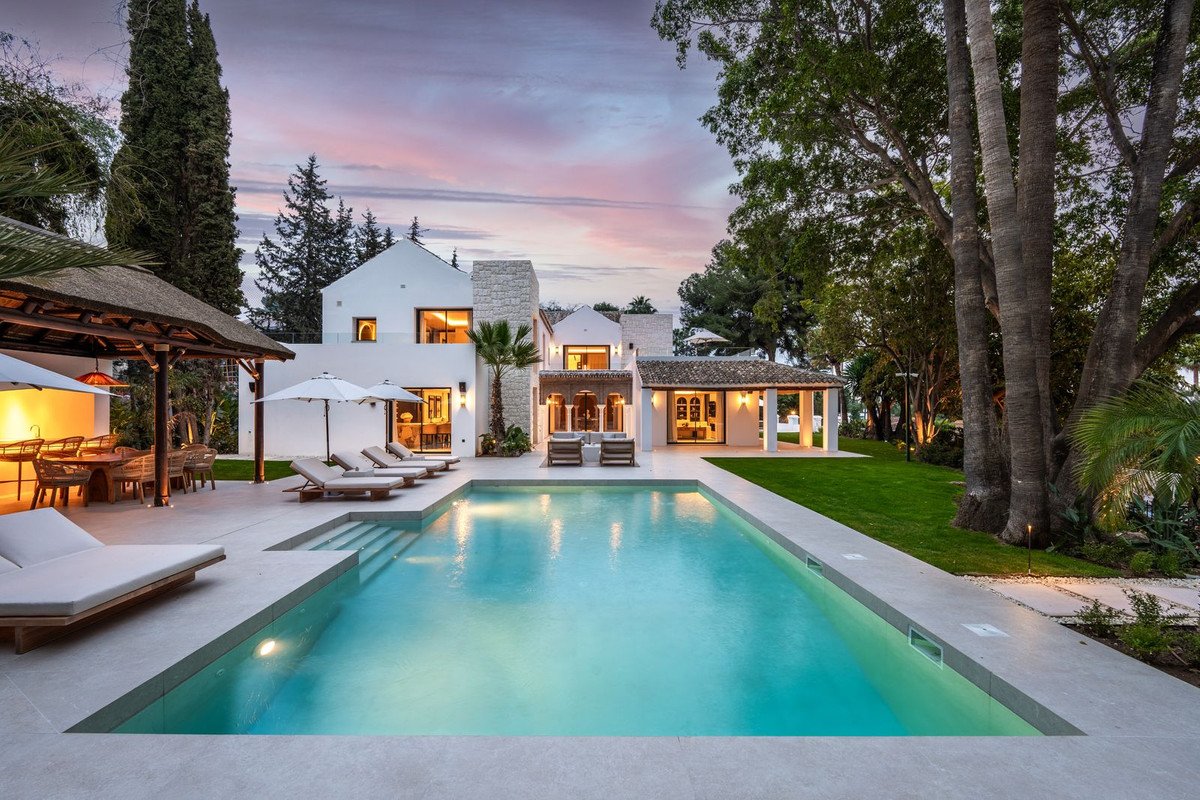 5 Bed Detached Villa in Las Brisas
