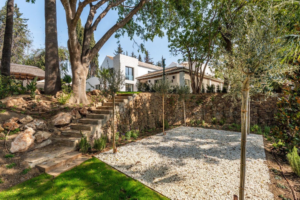 5 Bed Detached Villa in Las Brisas