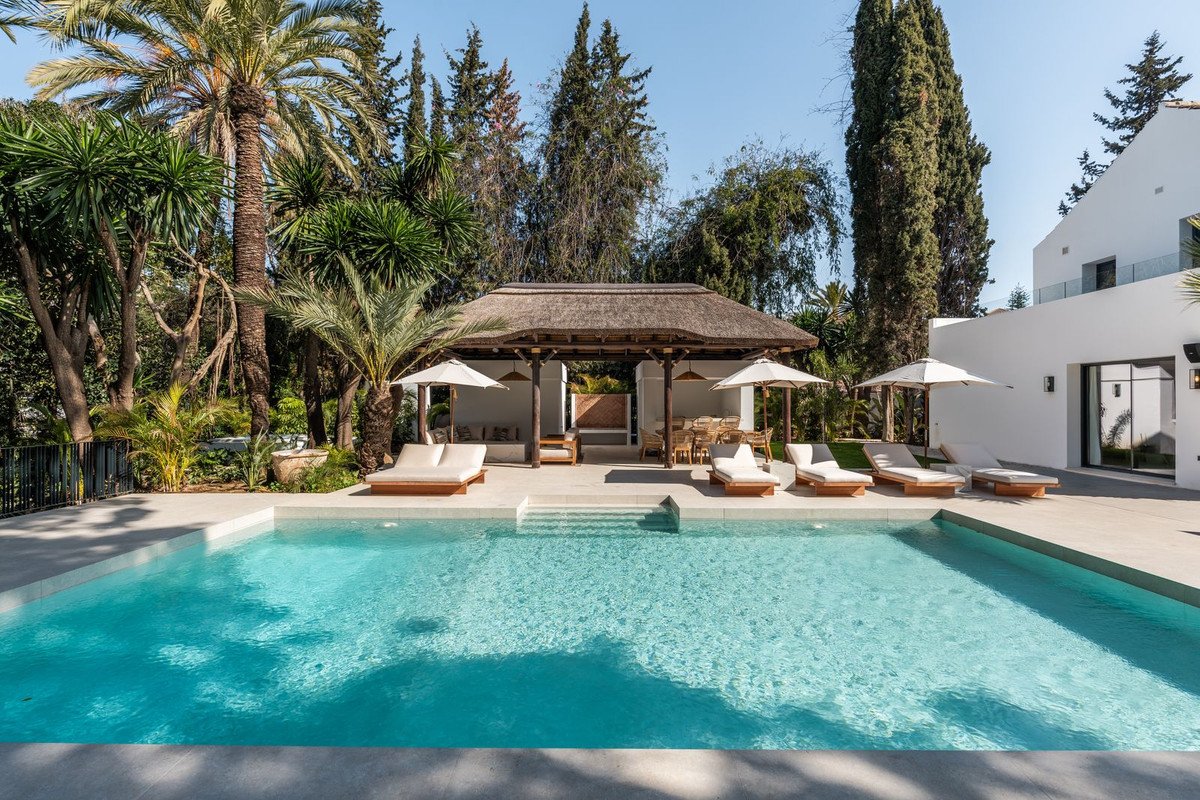 5 Bed Detached Villa in Las Brisas