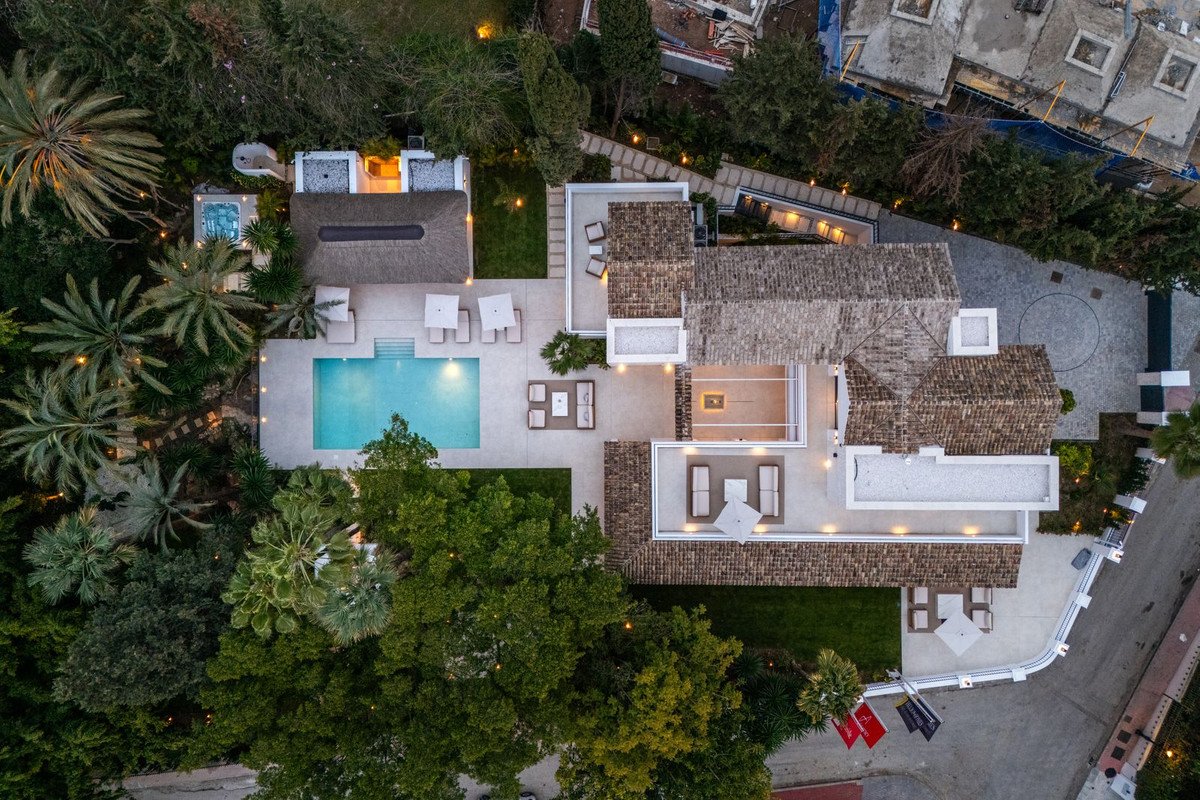 5 Bed Detached Villa in Las Brisas