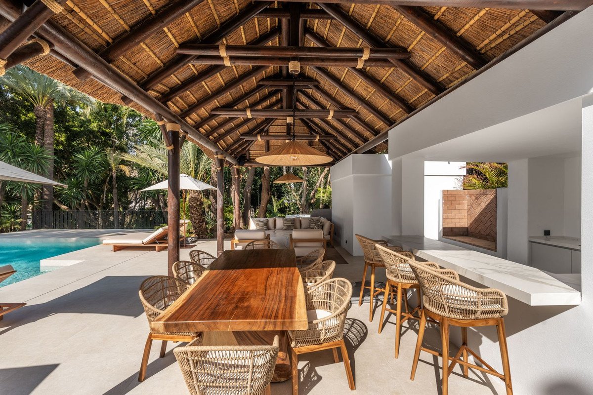 5 Bed Detached Villa in Las Brisas