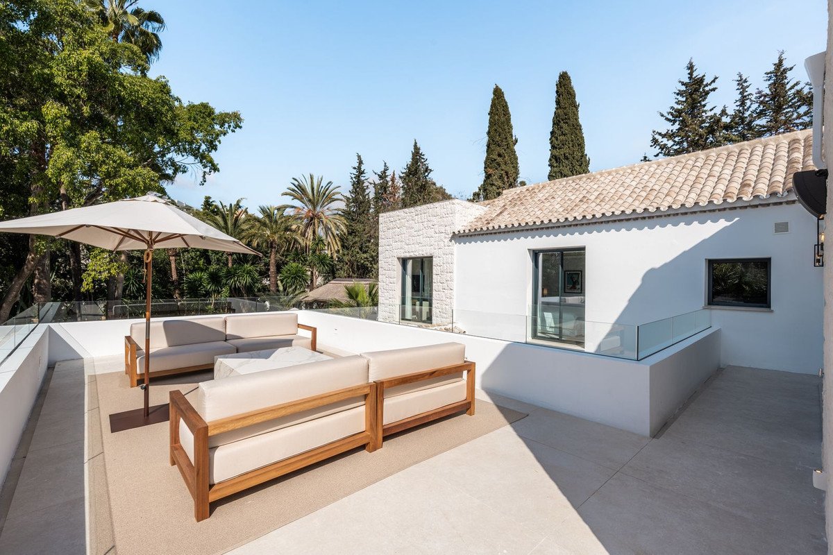 5 Bed Detached Villa in Las Brisas