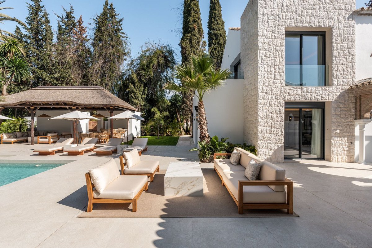 5 Bed Detached Villa in Las Brisas