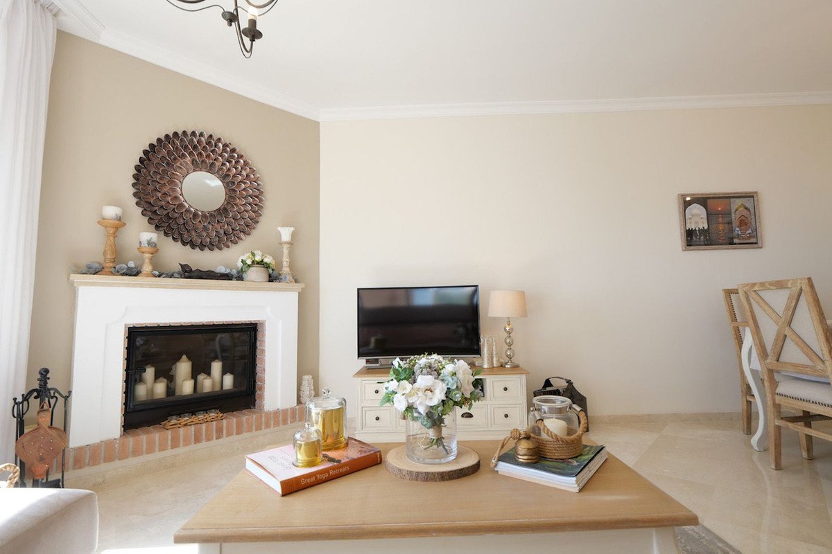 2 Bed Ground Floor Apartment in La Mairena