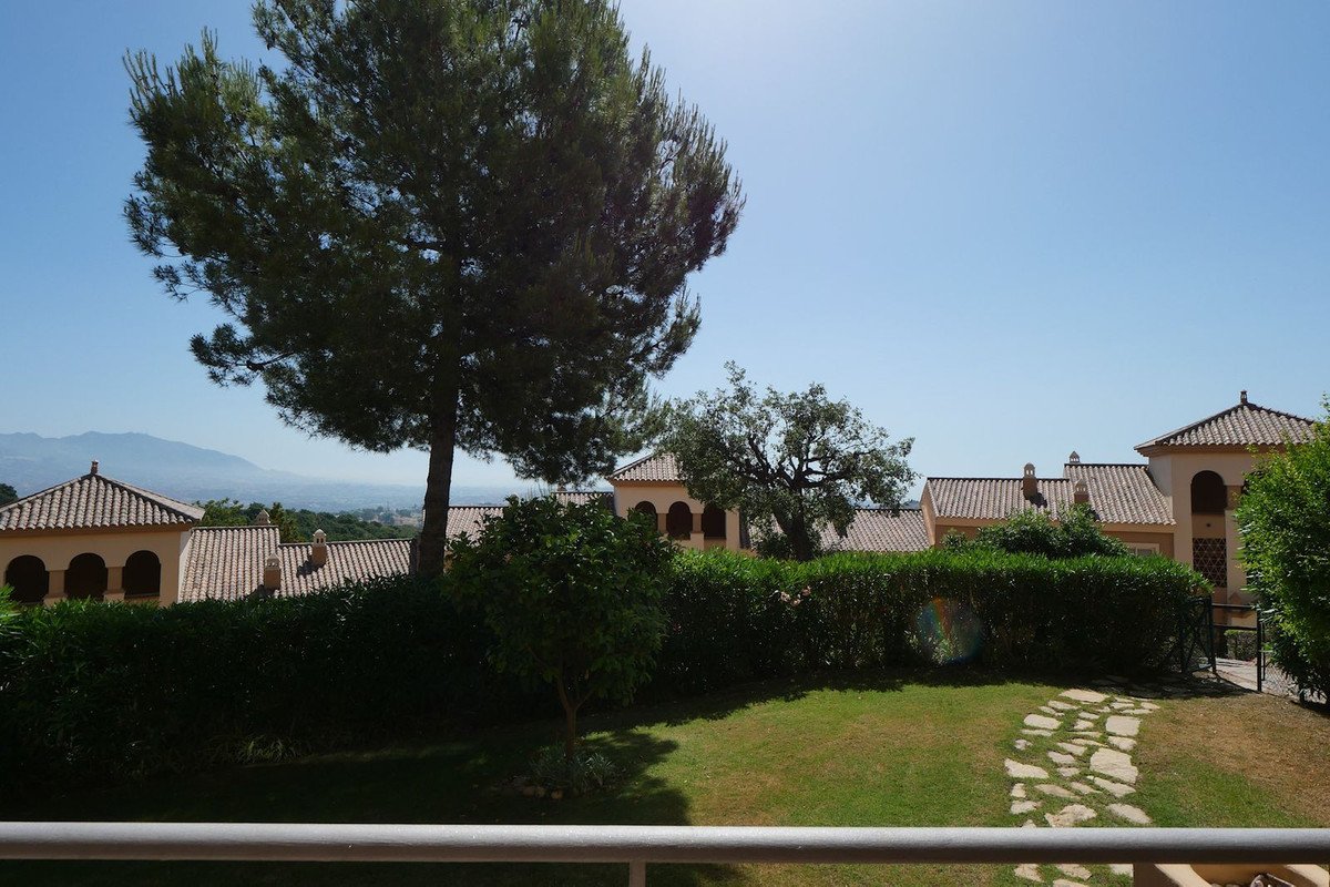 2 Bed Ground Floor Apartment in La Mairena