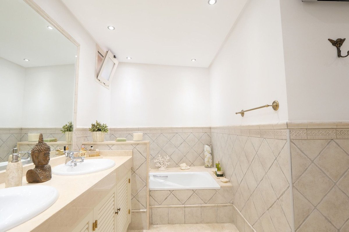 2 Bed Ground Floor Apartment in La Mairena