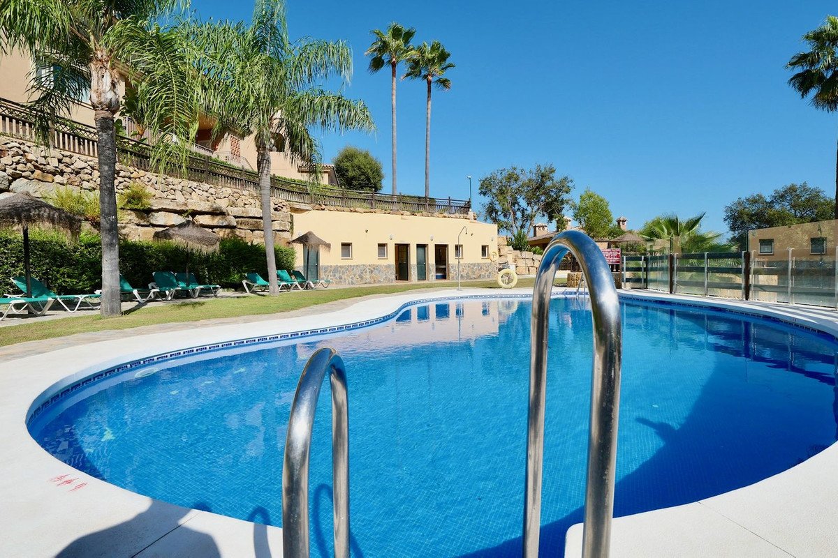 2 Bed Ground Floor Apartment in La Mairena