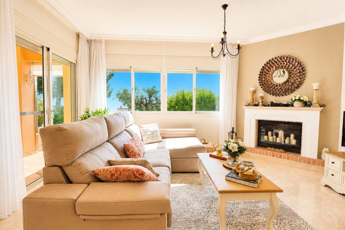 2 Bed Ground Floor Apartment in La Mairena