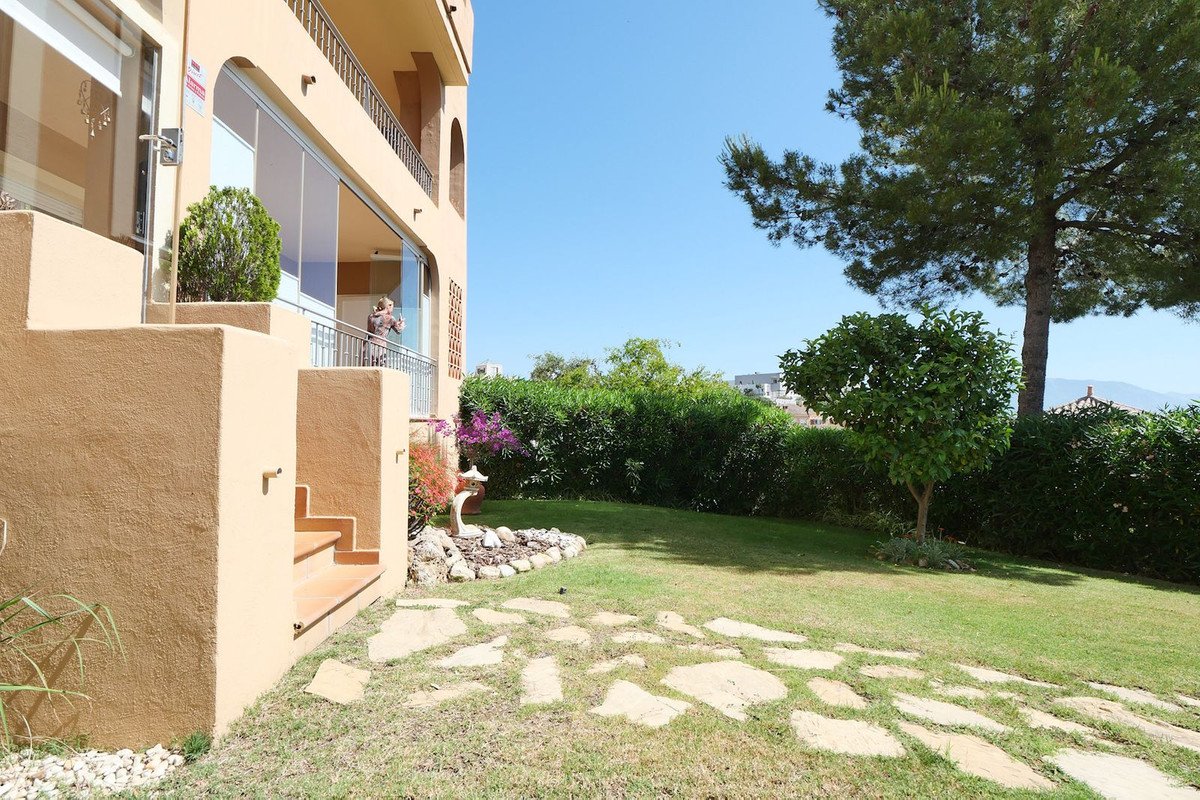 2 Bed Ground Floor Apartment in La Mairena
