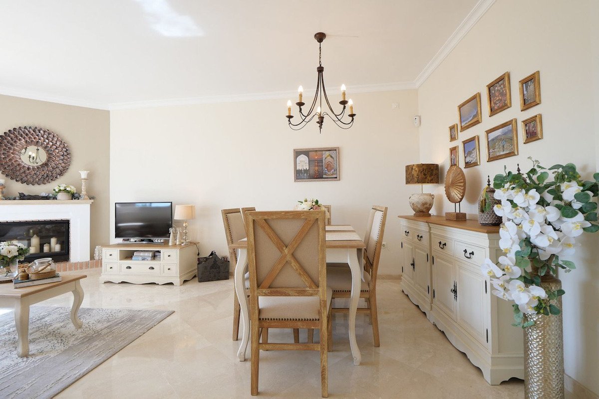 2 Bed Ground Floor Apartment in La Mairena
