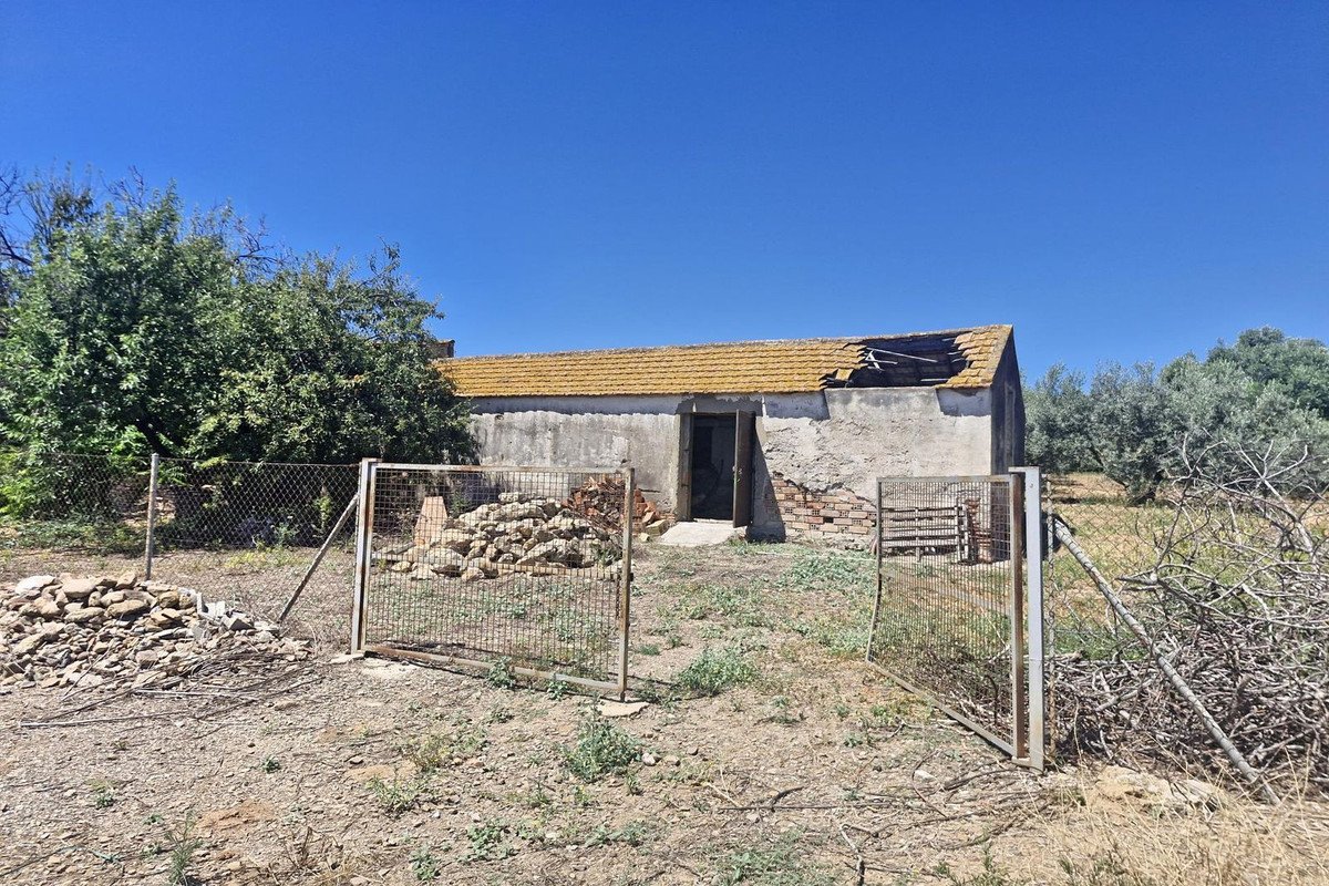4 Bed Finca - Cortijo in Campanillas