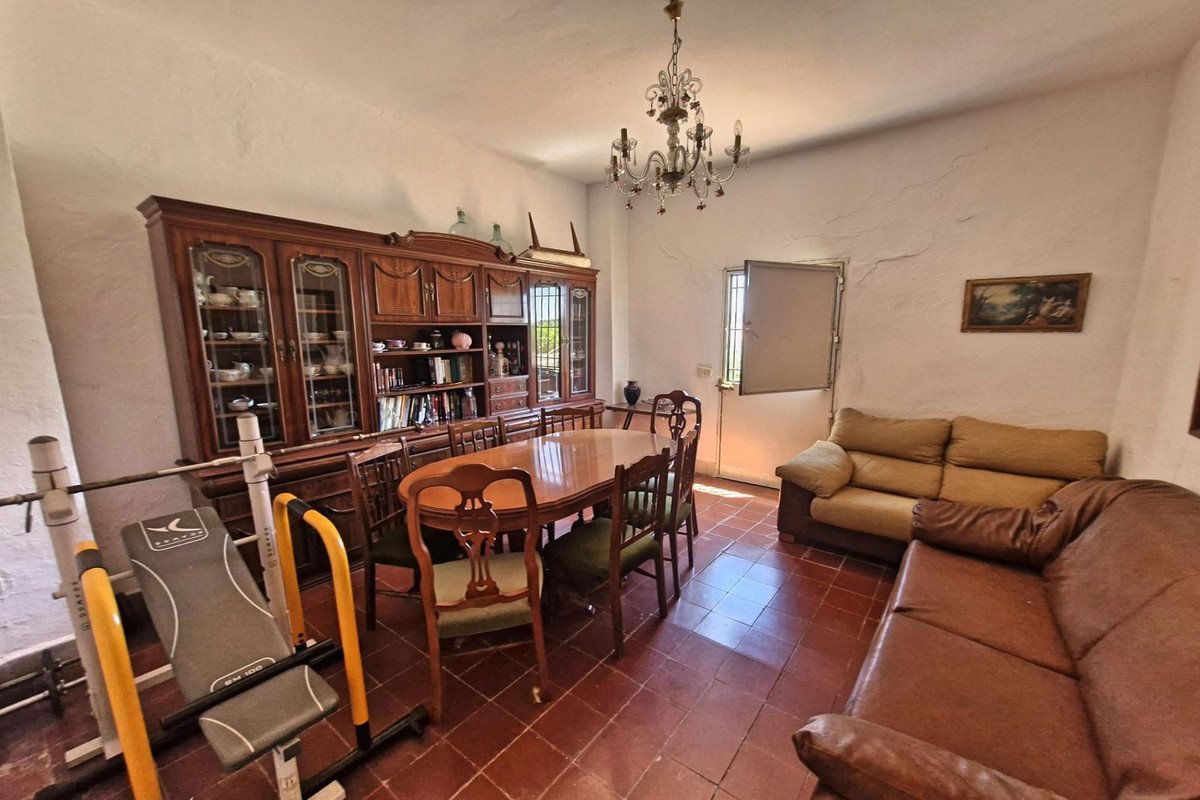 4 Bed Finca - Cortijo in Campanillas
