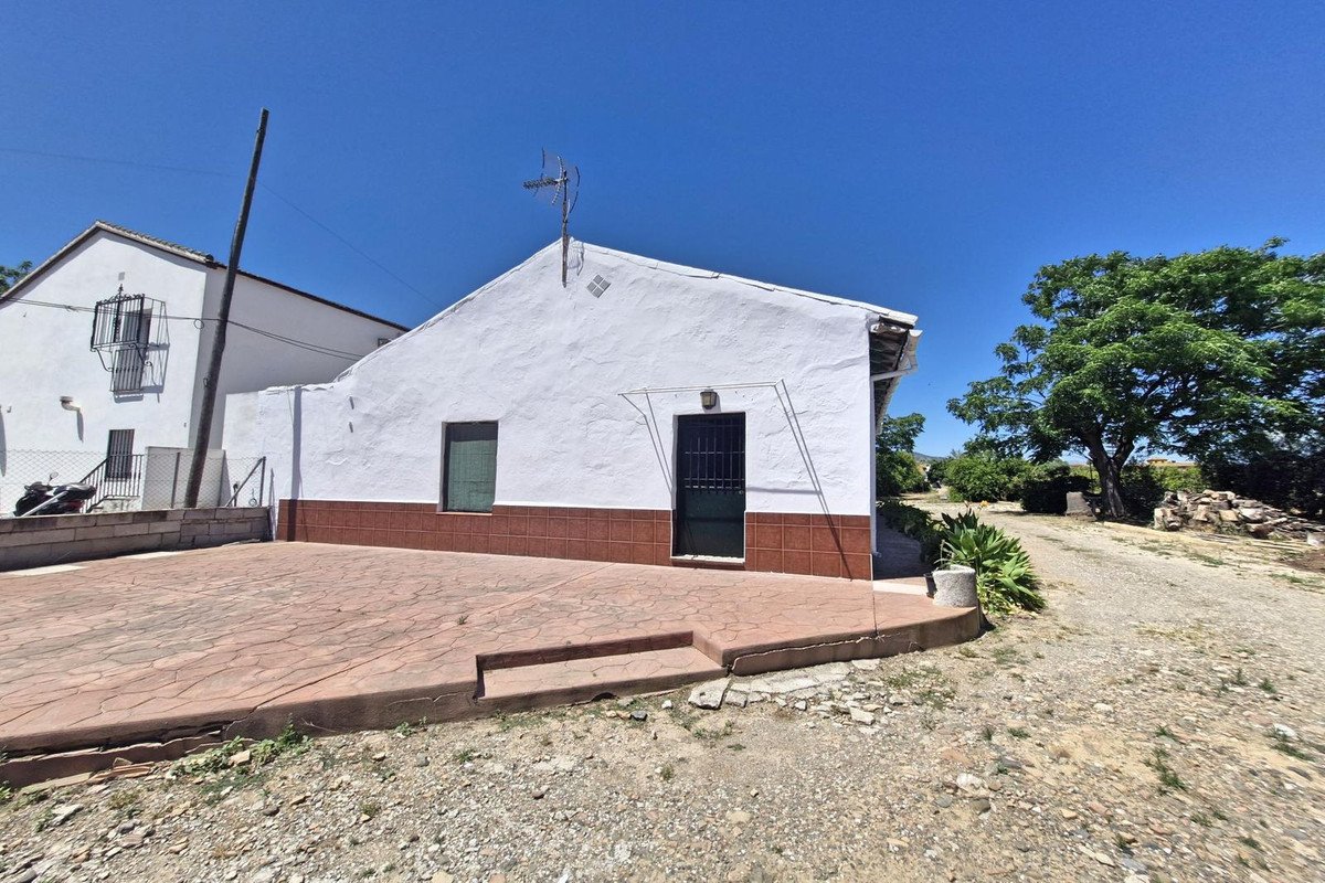 4 Bed Finca - Cortijo in Campanillas