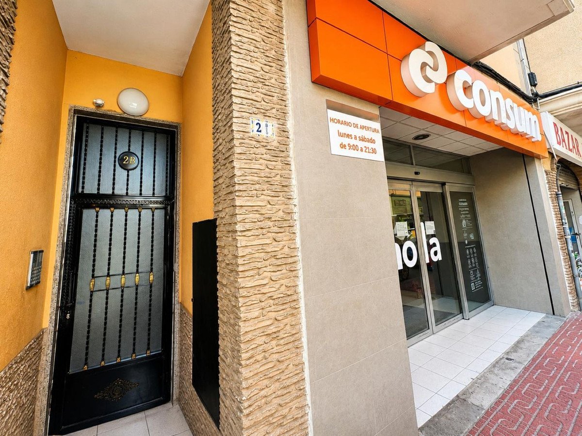 2 Bed Middle Floor Apartment in Torrevieja