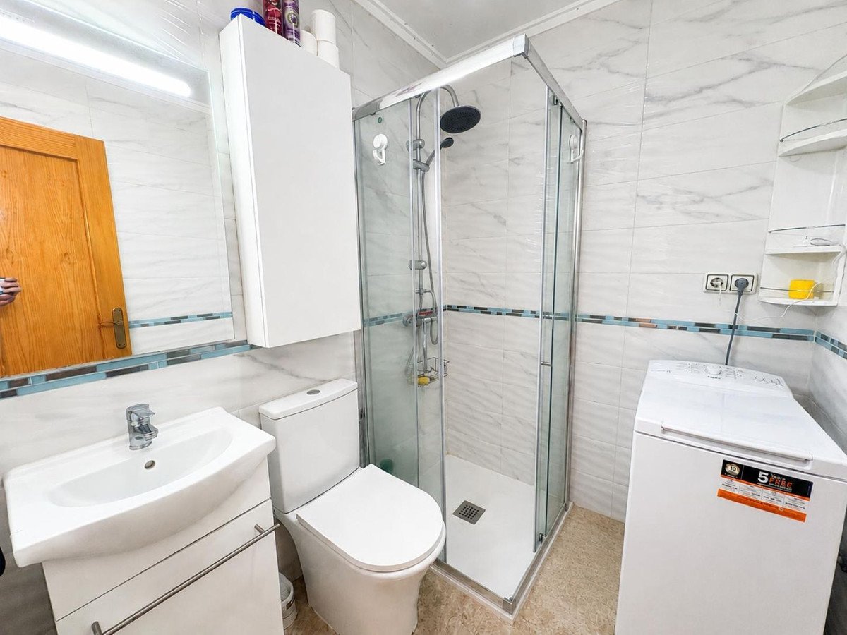 2 Bed Middle Floor Apartment in Torrevieja