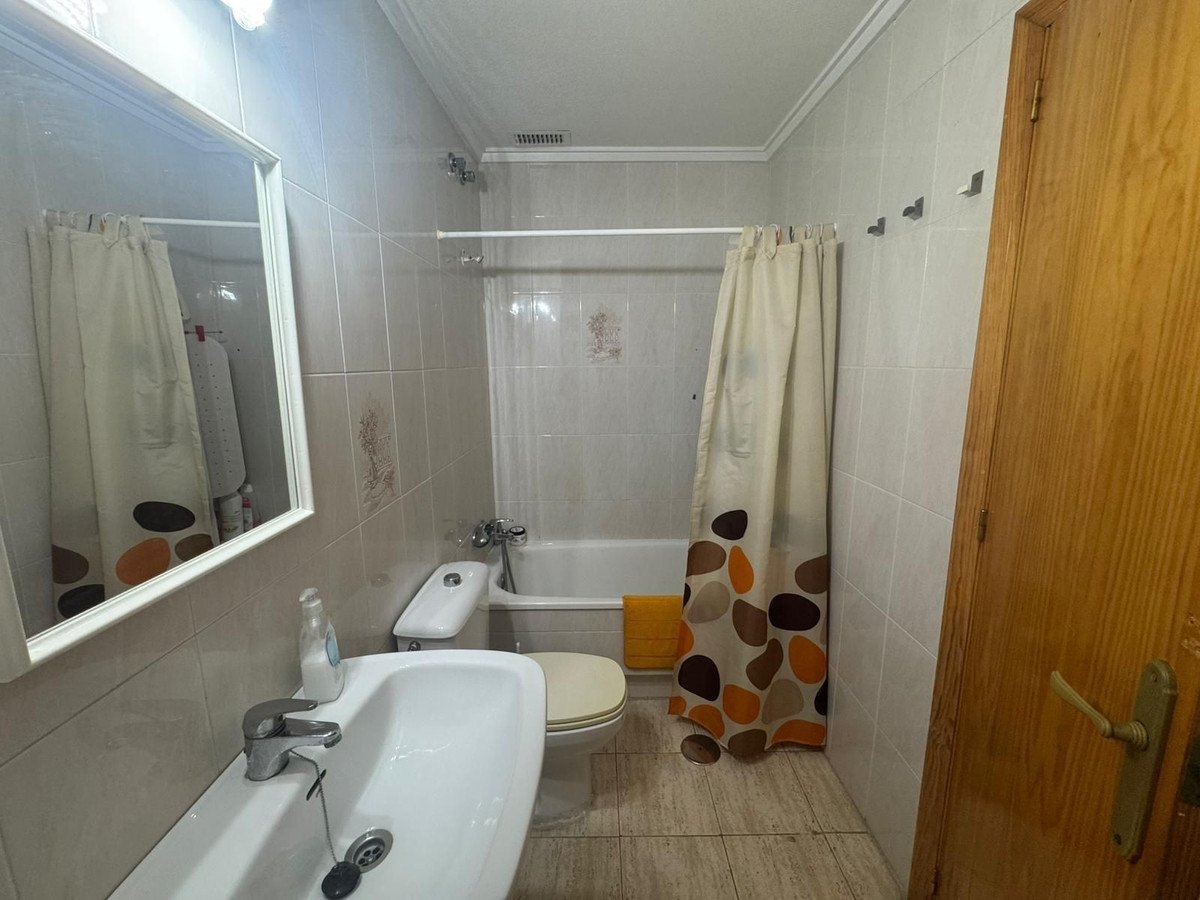 2 Bed Ground Floor Apartment in Torrevieja
