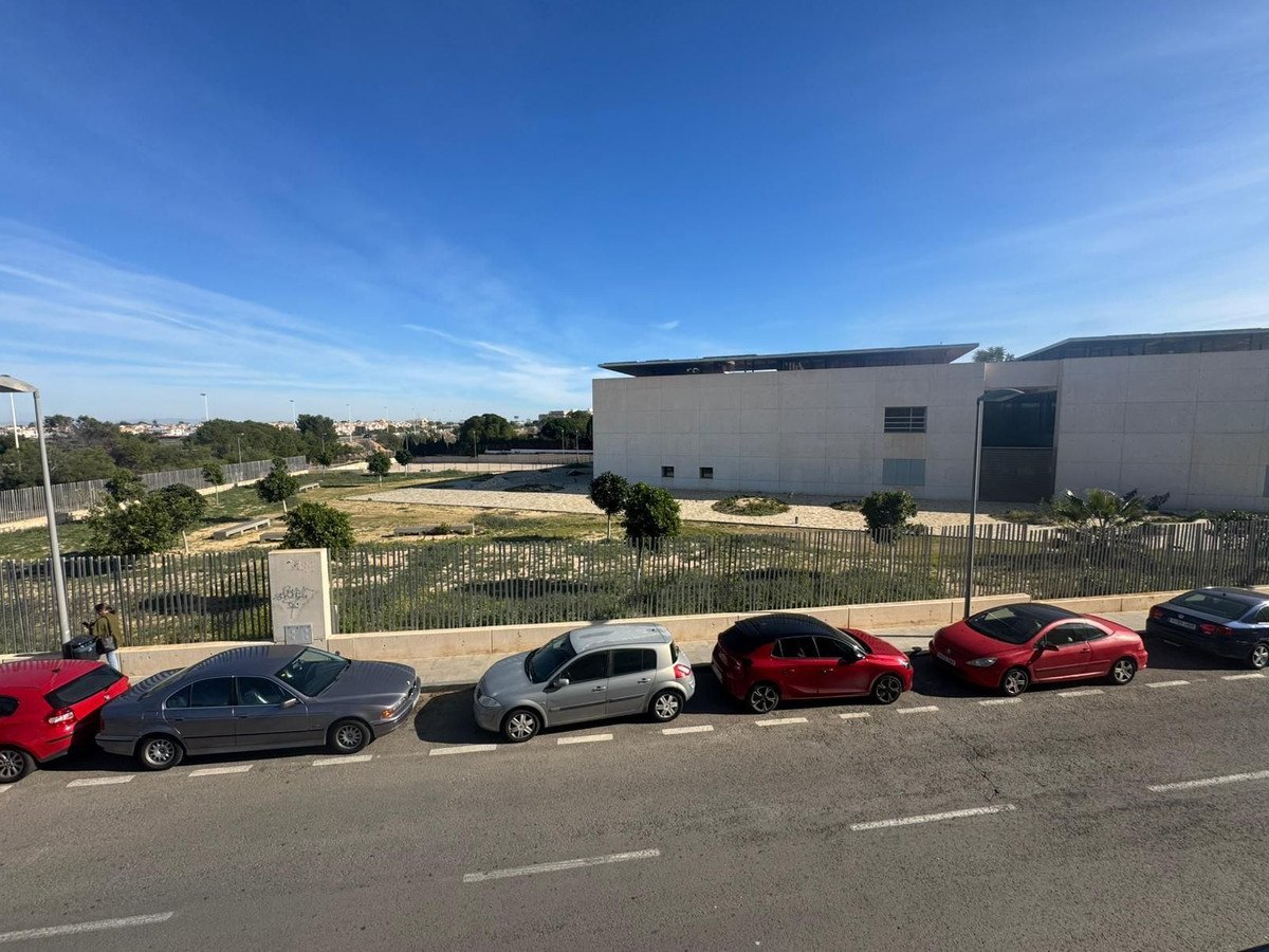2 Bed Ground Floor Apartment in Torrevieja