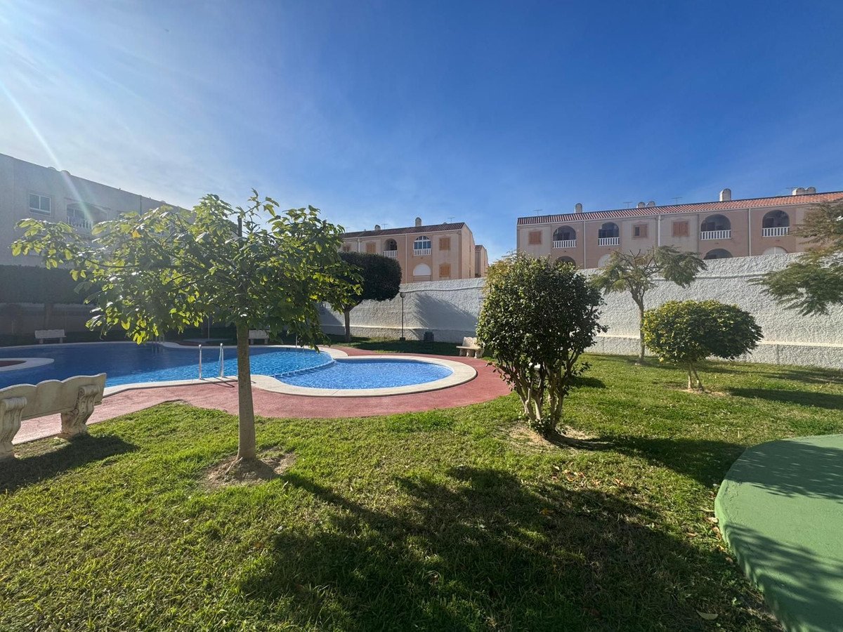 2 Bed Ground Floor Apartment in Torrevieja