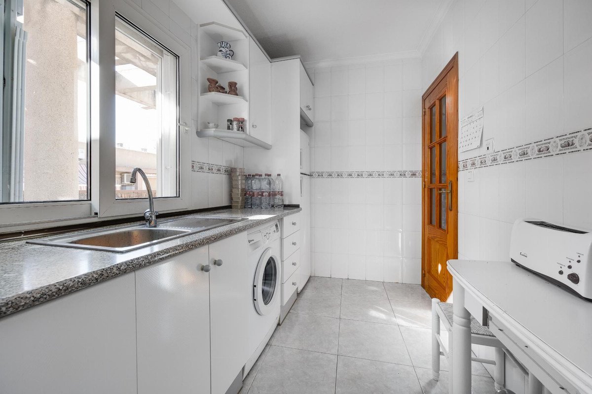 2 Bed Ground Floor Apartment in Torrevieja